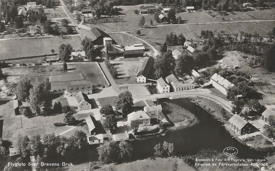 Örebro, Flygfoto över Brevens Bruk 1956