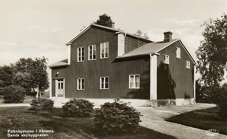 Hallsberg , Sköllersta, Folkhögskolan i Kävesta, Gamla Skolbyggnaden