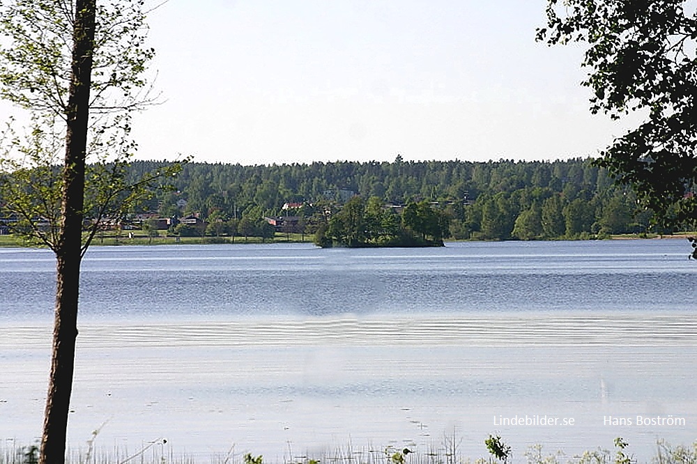 Ön Trallingen i Lindesjön