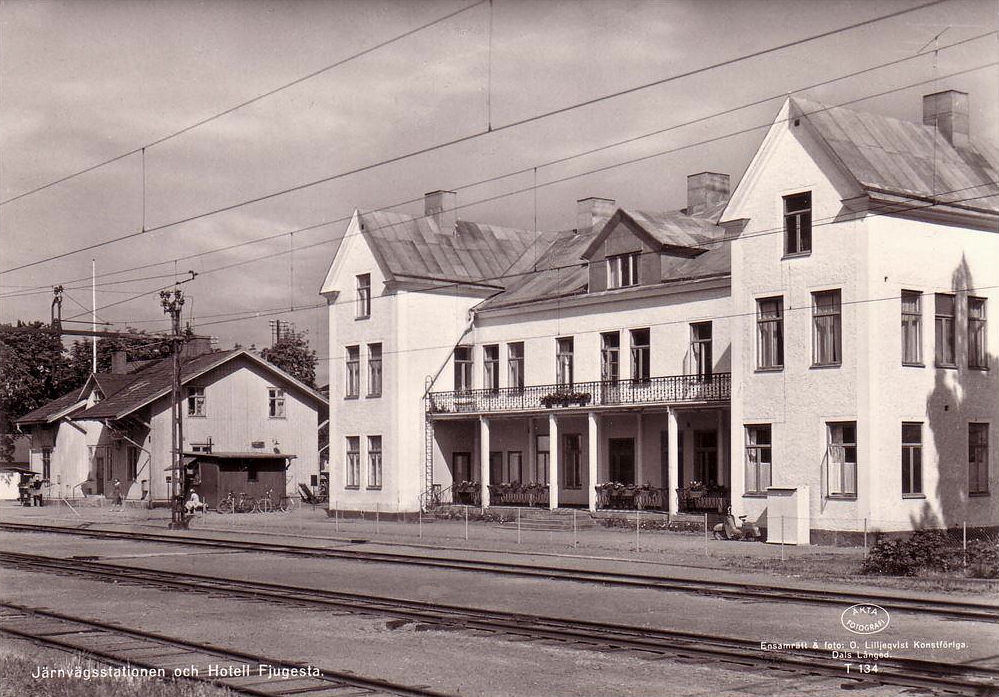 Örebro,  Järnvägsstationen och Hotell, Fjugesta