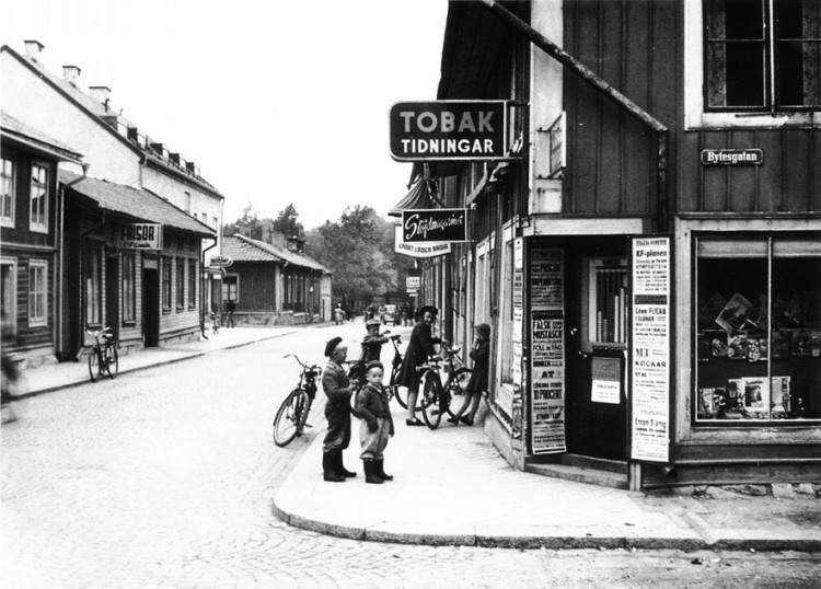 Tobakshandel hörnet av Bytesgatan och Kungsgatan 1955