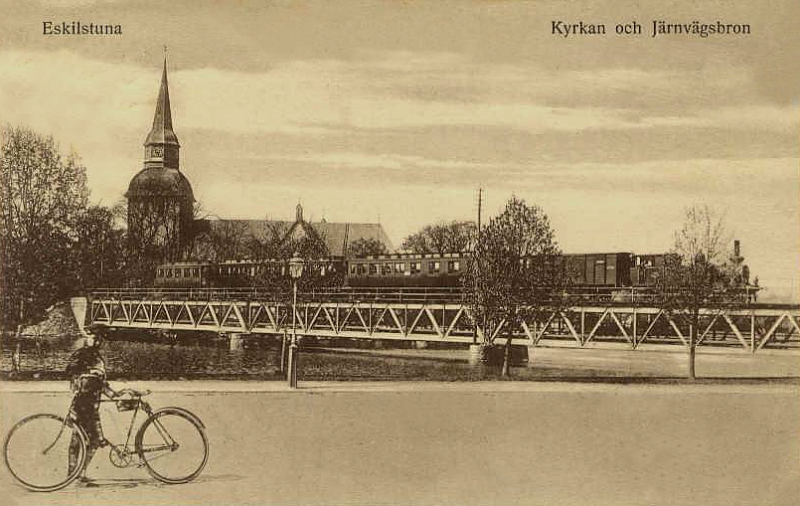 Eskilstuna, Kyrkan och Järnvägsbron