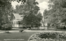 Kumla, Stene Brunn, Parkbild med Badhuset 1950