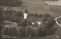 Flygfoto av Munktorps kyrka