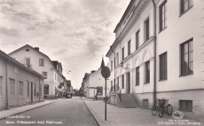Nora. Prästgatan med Rådhuset 1953