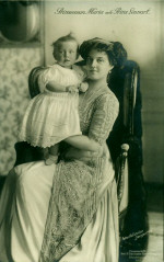 Maria med sin son Lennart