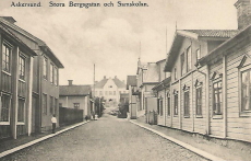 Askersund, Stora Bergsgatan och Samskolan 1902