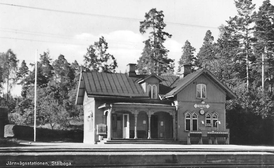 Järnvägsstationen, Stålboga