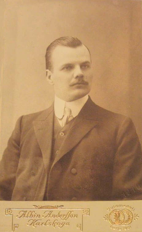 Karlskoga Ateljefoto Man 1910