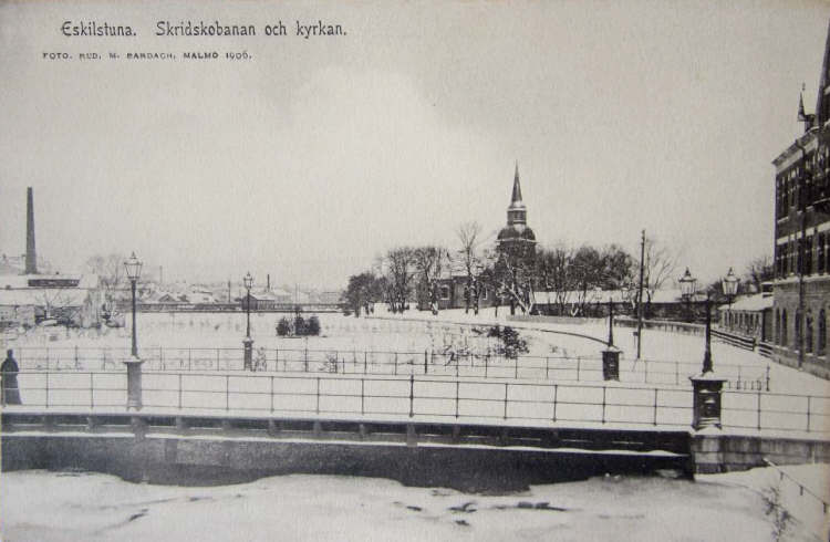 Eskilstuna Skridskobana och Kyrkan 1907