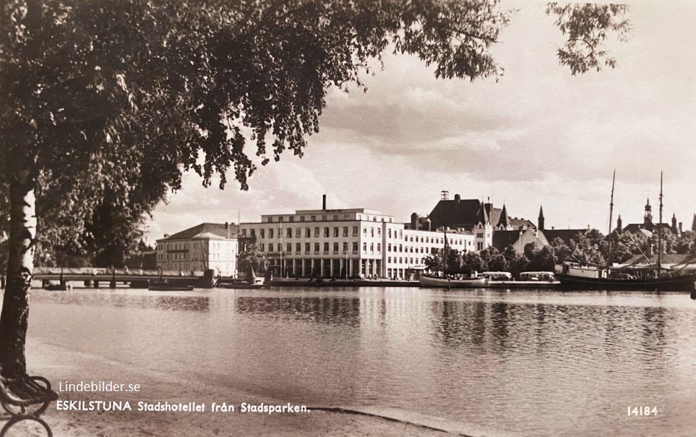 Eskilstuna, Stadshotellet från Stadsparken