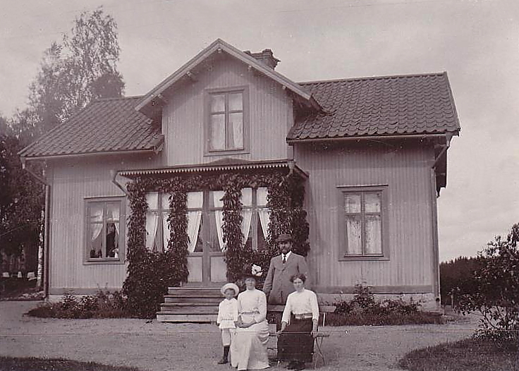 Vedevåg, Hus i Bäckholm
