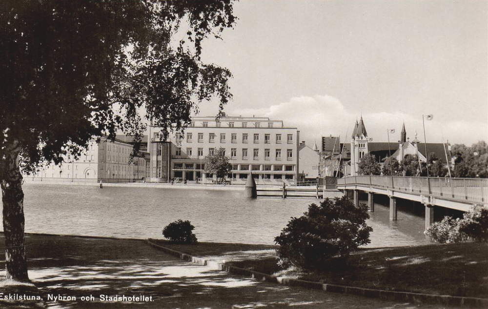 Eskilstuna, Nybron och Stadshotellet 1947