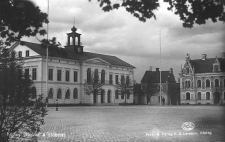 Köping, Apoteket och Rådhuset