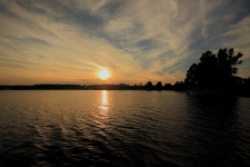 Solen går ner över Lindesjön