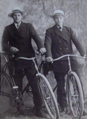 Borlänge, Ateljefoto Två män på cykel