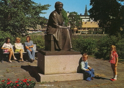 Karlstad, Teaterparken, Selma Lagerlöf Staty