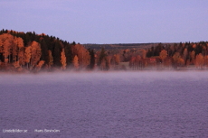 Dimman lämnar Lindesjön