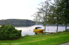Lindesjön med gul båt