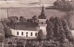 Flygfoto av Folkärna kyrka