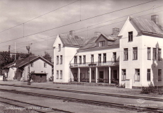 Örebro,  Järnvägsstationen och Hotell, Fjugesta