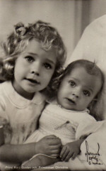 Christina och Carl Gustaf 1946