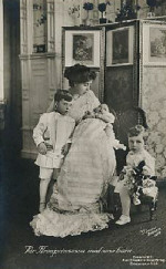 Carl Gustav, Margrete och Sigvard 1910