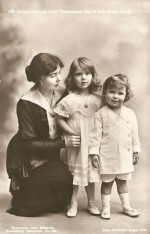 Mamma Margaret, Ingrid, Bertil 1914