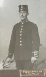 Kumla Ateljefoto, man i uniform