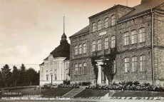 Hallsberg, Kommunala Mellanskolan och Tingshuset