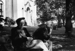 Nora. Män utanför kyrkan på en bänk 1964