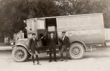 Eskilstuna, Buss med Chaufför, Passagerare och Konduktör 1925
